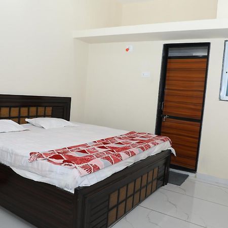 Aradhya Prime Home Stay Garudeshwar ภายนอก รูปภาพ
